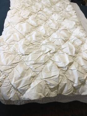 B2015467a Woolroom Comforter Organic Cotton 64 Inch X 66 Medium Cream Tufted Read