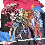Monster High Twin Comforter Blanket Franco Reversible Multicolor Hearts 2012. Fixed Price $39.99.