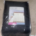 Truly Soft Everyday Reversible Down Alternative 3-PIECE Black/grey Twin X. Fixed Price $25.00.