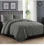 Grey Quilt 3 Piece Set By East End Living Bedding Blanket Shams Comforter.. Fixed Price $35.00.