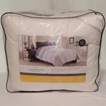 Threshold King Comforter Down Blend White Machine Washable Hypoallergenic. Fixed Price $31.99.