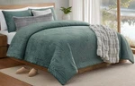 Bearpaw King Size Embossed Comforter 3 Pc Set - Pine Green New. Fixed Price $99.95.