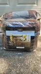 Hampton Hill Canovia Springs Queen Comforter Set Preowned 12 Pc. Fixed Price $200.00.
