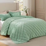 Bedsure Velvet Fleece Comforter Set Queen Sage Green Lightweight Quilted Bedding. Fixed Price $57.12.