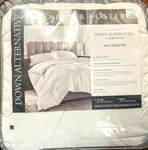 Nip Stearns & Foster Lux Collection White Down Alternative Queen Comforter. Fixed Price $150.00.