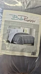 Bella Russo Dreamer's Collection Reversible Comforter Full/queen Size. Fixed Price $18.00.