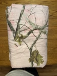 Realtree Pink Camo Twin Bedding Set 7 Piece Comforter & Shower Curtain. Fixed Price $45.00.
