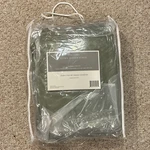 Everyday Home Essentials Queen All-season Comforter Green 90X90 Machine Wash. Fixed Price $30.00.