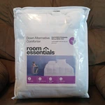 Nib Room Essentials Down Alternative Comforter Sz King White 108X94 Microfiber. Fixed Price $48.26.