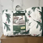 Hallmark Winter Berries Queen 3-PIECE Quilt Set, Floral Nature, White Red Green. Fixed Price $29.99.