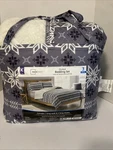 Mainstays 3-PC Adult Quilt Set , Gray Isle Pattern/ King & Tote Bag New. Fixed Price $48.00.