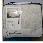 Jessica Simpson Queen 3 Piece Gauze Jacquard Bed Set Cream Floral Comforter Sham. Fixed Price $50.00.