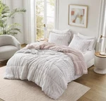 Margot Full/queen 3PC Down Alternative Faux Fur Comforter Set New In Package. Fixed Price $85.00.