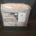 Hotel Collection Sakura Blossom 3 Piece Full / Queen Duvet Set Greylac. Fixed Price $129.99.