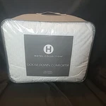 Hotel Collection European White Goose Down Comforter Light Weight Full / Queen. Fixed Price $199.99.