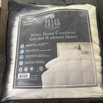 Hotel Grand Luxury Basic Bedding White Down Comforter Medium Warmth 500TC King. Fixed Price $53.00.