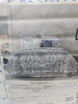 Real Simple Lisbon Full / Queen Comforter Set 3 Piece Blue And White. Fixed Price $24.74.