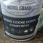 Hotel Grand Queen White Goose Down Comforter, 500TC Hypoallergenic Quilted. Fixed Price $94.00.