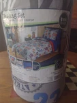 Your Zone Twin 5 Pieces Bedding Set .1 Comforter Sham And Sheet New. Fixed Price $23.99.