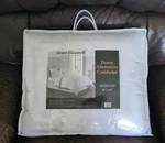 Luxurious -grace Elizabeth -queen Size Down Alternative Comforter- 90"X90" -new. Fixed Price $24.95.