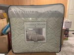 Avondale Manor Jasper 5-PIECE Comforter Set, Multi-color, King. Fixed Price $55.00.