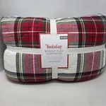 Pottery Barn Kids Morgan Plaid Twin Comforter Christmas Holiday Red Green. Fixed Price $139.99.
