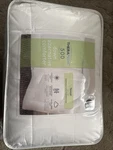 Therapedic Down Alternative Comforter Full/queen 500 Thread Count White. Fixed Price $99.90.