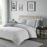 New Madison Park Hayden Reversible Yarn Dyed Down Alt Comforter Set Full/queen. Fixed Price $49.64.