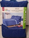 New Mainstay Kids Geometric Design Blue Double Size 7PC Quilt Set With Sheets. Fixed Price $45.99.