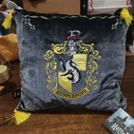 Harry Potter Hufflepuff Tassled Throw Pillow Warner Bros Noble Collection New. Fixed Price $20.86.