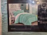 Chic Betsy 3 Piece King Duvet Cover Set. Fixed Price $35.00.