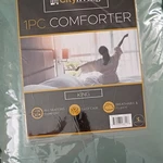 Cityliving King Comforter Light Green All Seasons Breathable Fluffy. Fixed Price $60.99.