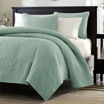 Full / Queen Seafoam Blue Green Quilted Coverlet Set With 2 Shams. Fixed Price $177.31.