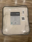Madison Park Mansfield King Size Bedspread Set. Fixed Price $100.00.
