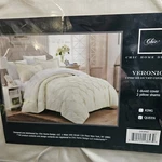 Chic Home Veronica 3 Piece Duvet Cover Set Pinch Pleat Queen 90" X Shams 2. Fixed Price $39.95.