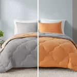 Set, Chic Reversible Quatrefoil Quilting Queen, All. Fixed Price $39.14.