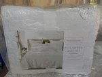 New Homthreads Full/queen Quilt W/2 Shams Set. Fixed Price $10.00.