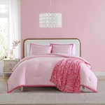 Betsey Johnson - King Comforter Set Super Soft Bedding Matching Shams Bonus. Fixed Price $105.61.