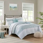 Madison Park Caralie 4 Piece Seersucker Quilt Set With Throw Pillow Queen King. Fixed Price $90.99.