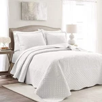Lush Decor Medallion Scallop Bedspread Set. Fixed Price $125.00.