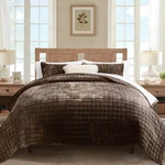 Luxury Veet Quilt Set Full Queen Size, Lightweight. Fixed Price $83.19.