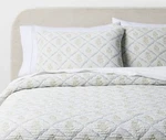 Threshold Full/queen 3PC Matelasse Quilt Lightweight Reversible Cottage Floral. Fixed Price $49.00.