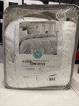 Martha Stewart 100% Cotton White Feather And Down Comforter Full/queen. Fixed Price $90.00.