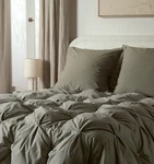 Nwt $319 Parachute Organic Cotton Puff Comforter Queen Moss. Fixed Price $260.00.