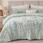 Leena 3-PIECED Green/white Polyester Full/queen Shaggy Long Fur Comforter Set. Fixed Price $94.87.