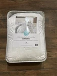Nip Martha Stewart White Goose Feather & Down Fiber King Comforter. Fixed Price $140.99.