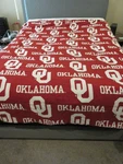 Northwest Company Oklahoma Sooners Comforter+flat Sheet Full Size Red/white. Fixed Price $35.00.