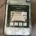 Laura Ashley Natalie 5PC Luxury Ultra Soft Comforter Premium Bedding Set Twin. Fixed Price $45.00.
