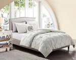 Vcny Home Carmen Pintuck 4 Piece Comforter Set, Queen Bedding. Fixed Price $75.65.