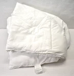 Easeland All Season Quilted Down Alternative Comforter Reversible White Queen. Fixed Price $15.59.